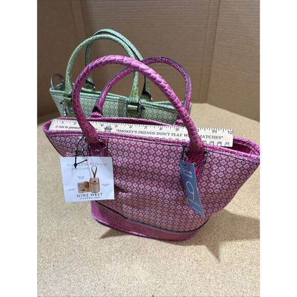 NOS Nine West Mini Tote Bags Purses Set of 2 Pink & Green Organizer Style - Picture 10 of 16